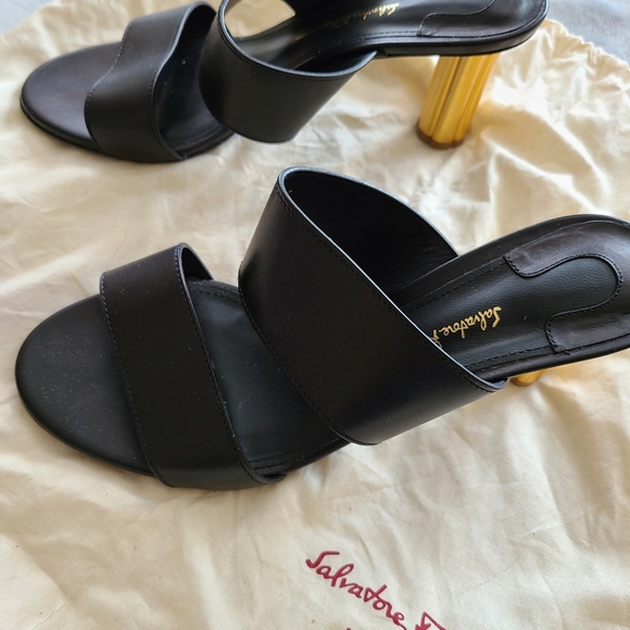 Handbag and shoes - Picture 6 of 7